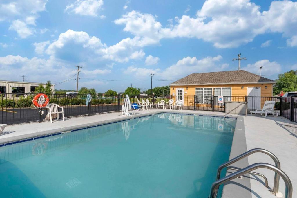 Quality Inn Оук-Ридж Екстер'єр фото